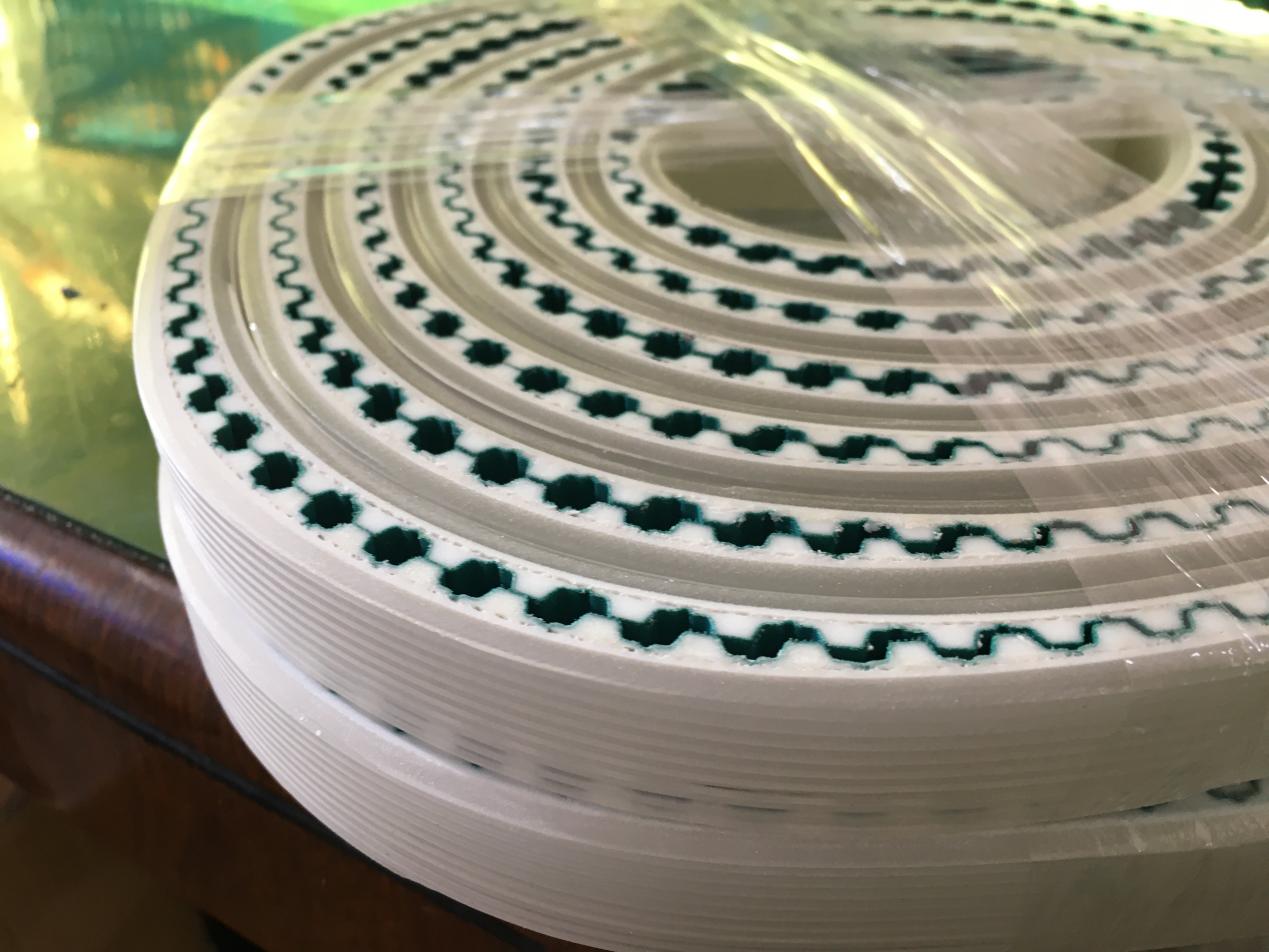 PU同步带表面加透明PU直条纹