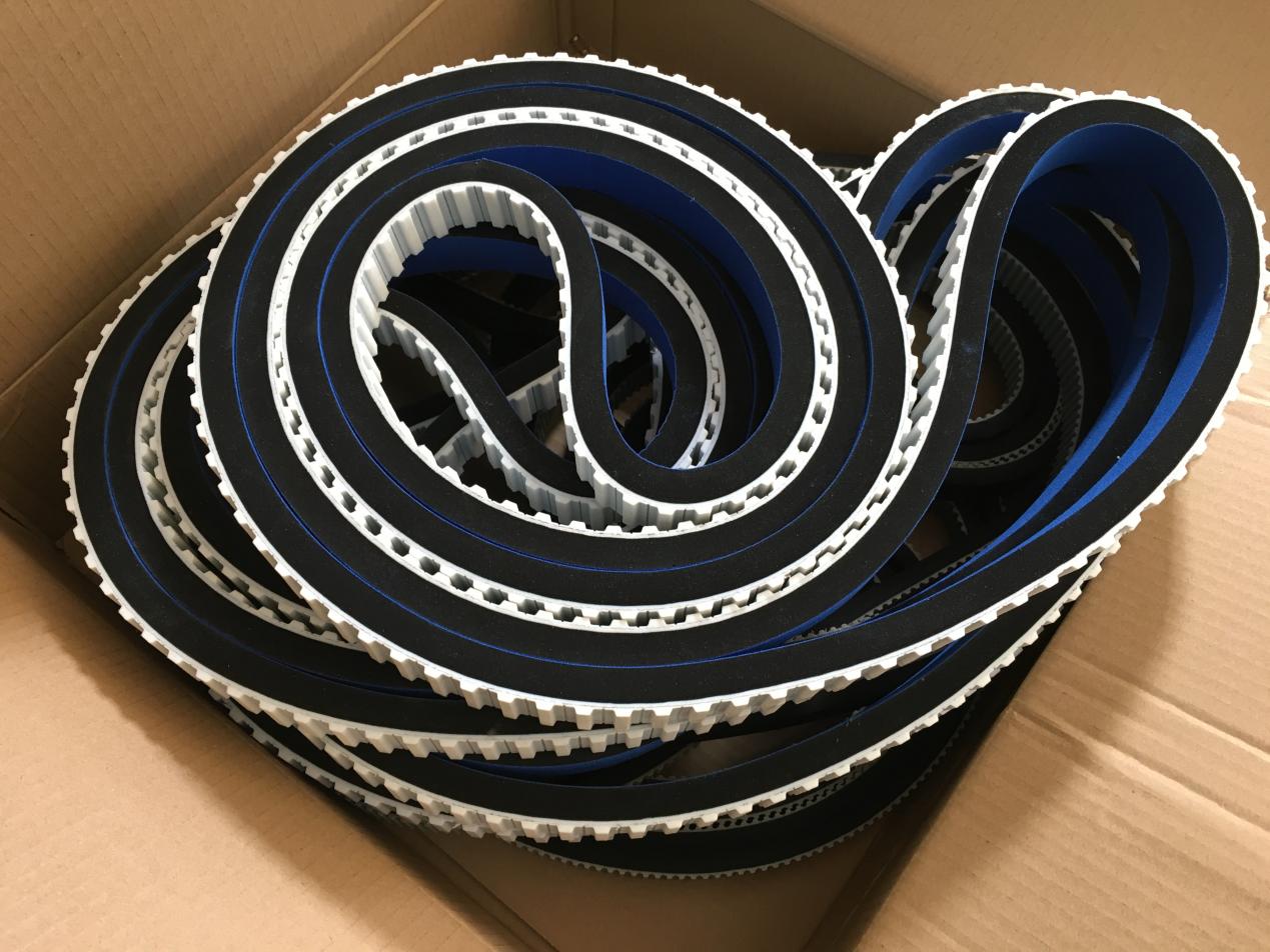 PU同步带表面加兰色布海绵