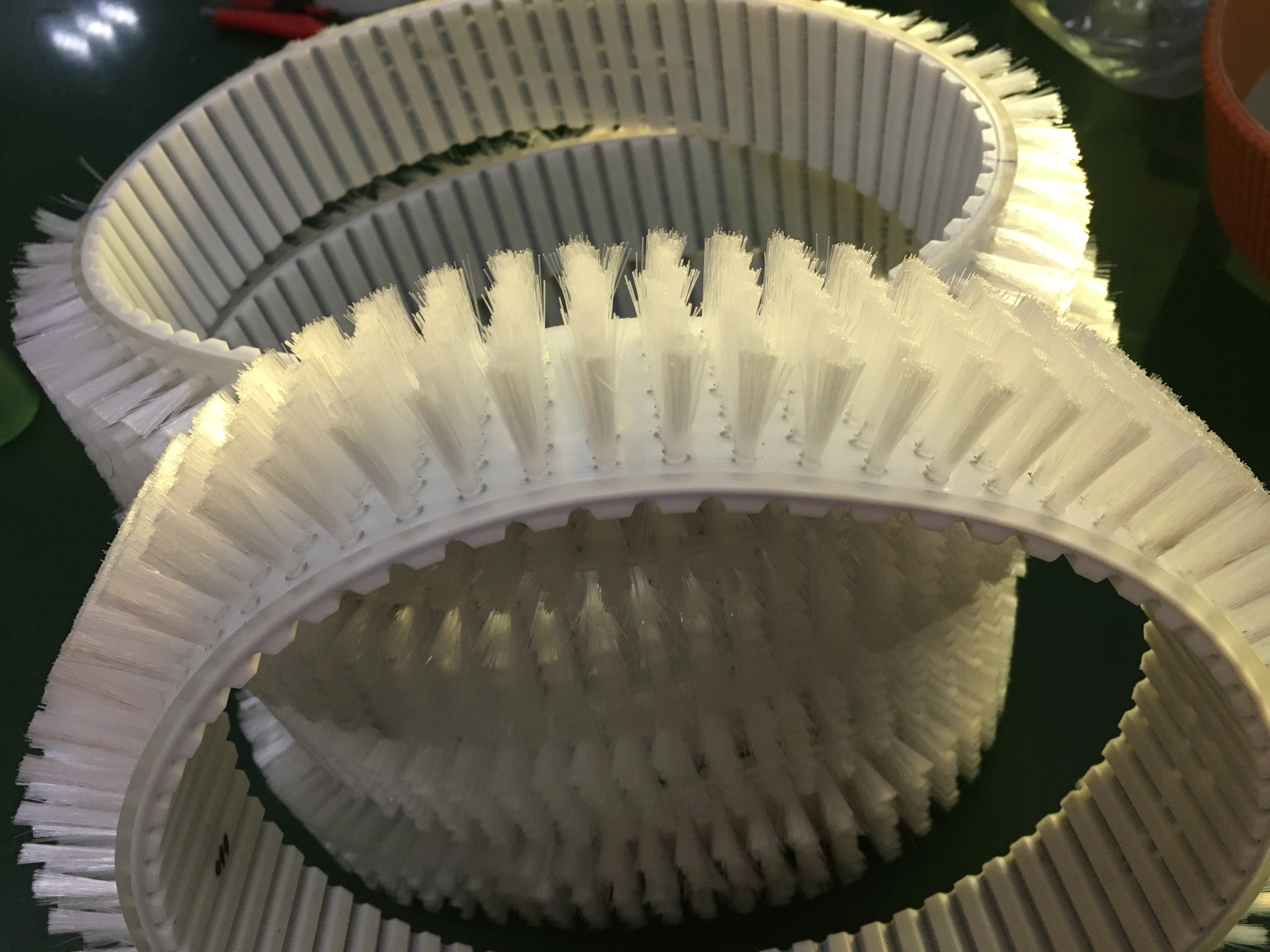 PU同步带表面植毛刷