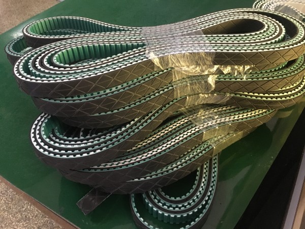 PU同步带表面加黑胶开米字槽