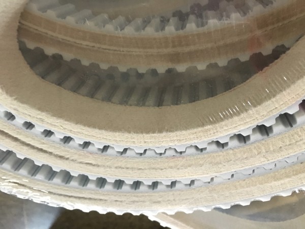 PU同步带表面加耐300度毛毡