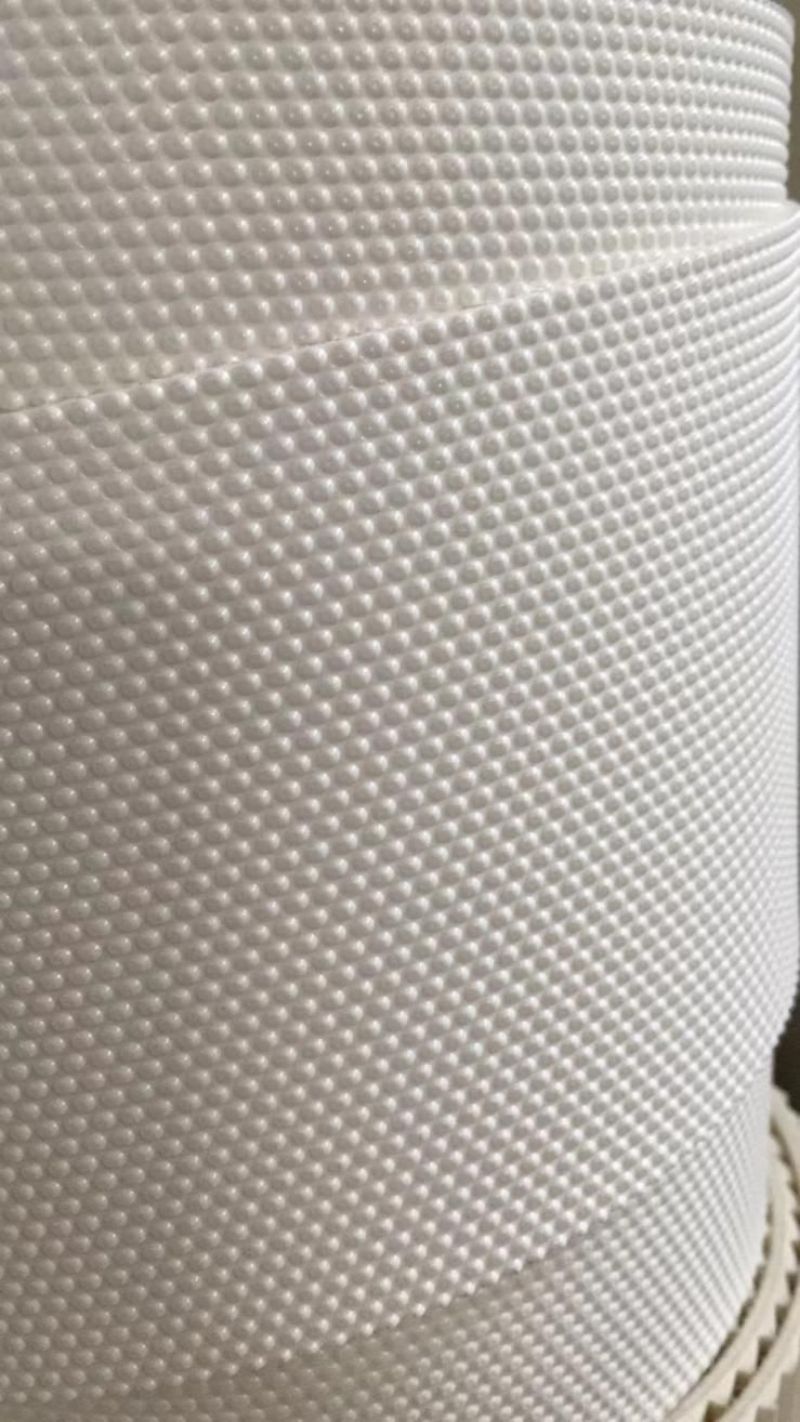 1.8白色PVC小圆点止滑胶带