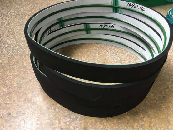 输送带加黑色高密度海绵并加导条