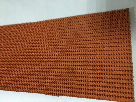 7.0厚二布桔色橡胶爬坡带