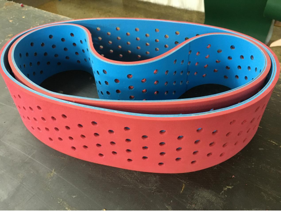 双兰片基带表面加红胶并打孔