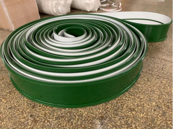 PVC输送带表面两边距边加导条